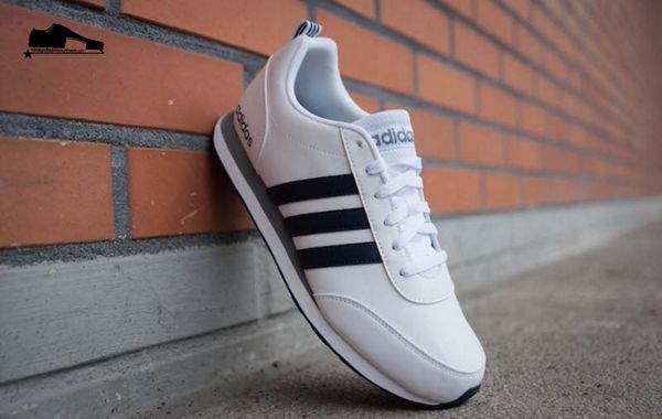 'giay-adidas-cua-nuoc-nao-2