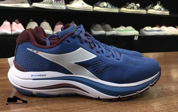 'giay-diadora-cua-nuoc-nao-2