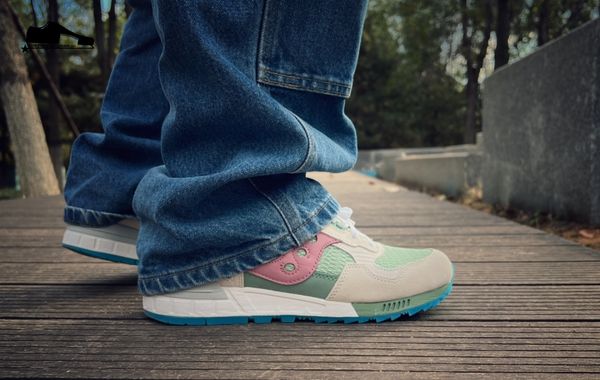 'giay-saucony-cua-nuoc-nao-1