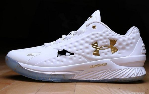 'giay-under-armour-cua-nuoc-nao-1